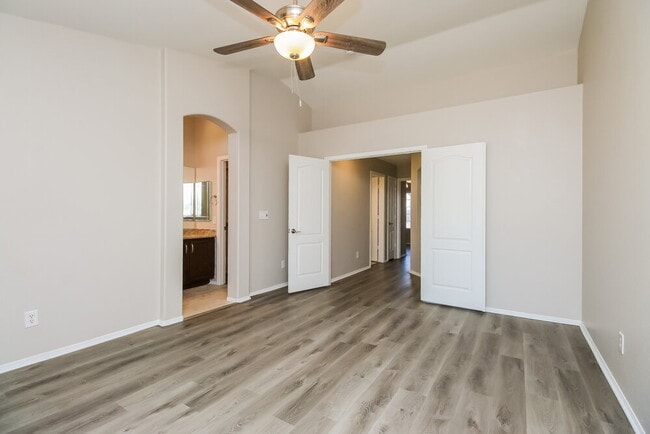 Building Photo - 1620 E Golden Ln