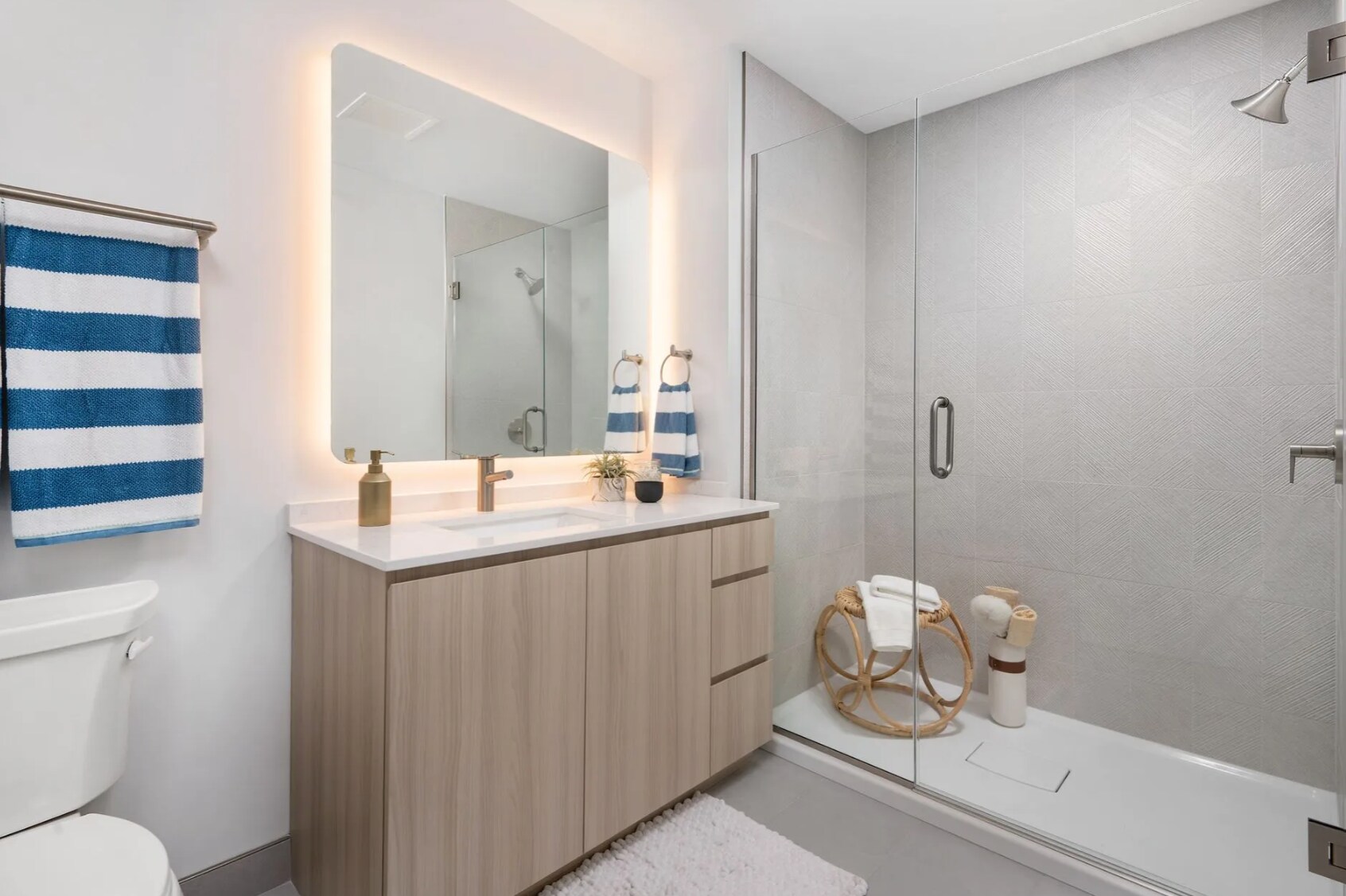 Building Photo - 710 S Seeley St