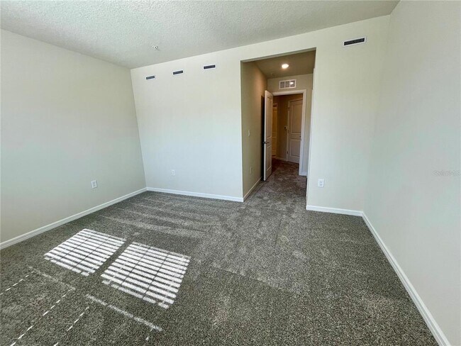 Building Photo - 1986 Canny Cv