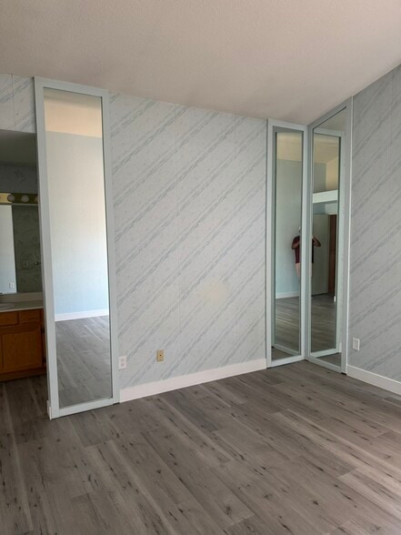 Master Bedroom - 1070 Camellia Ln