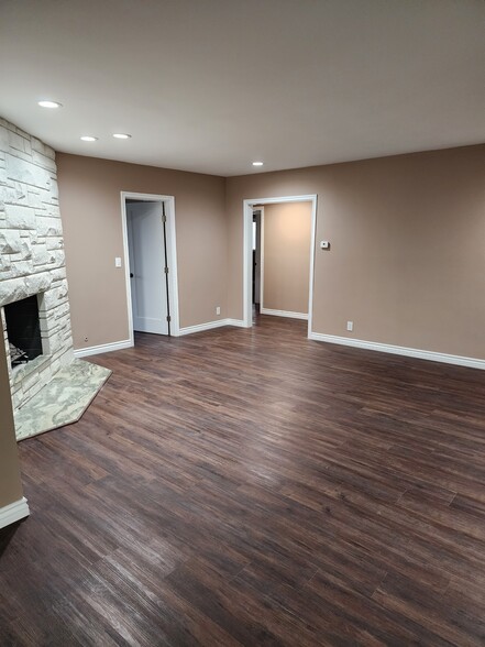 Livingroom with Gas Fireplace - 5014 W 58th Pl