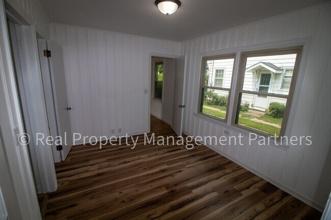 Building Photo - 1350 Giddings Ave SE