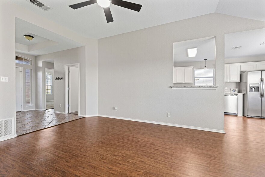 Building Photo - 7915 Redbrush