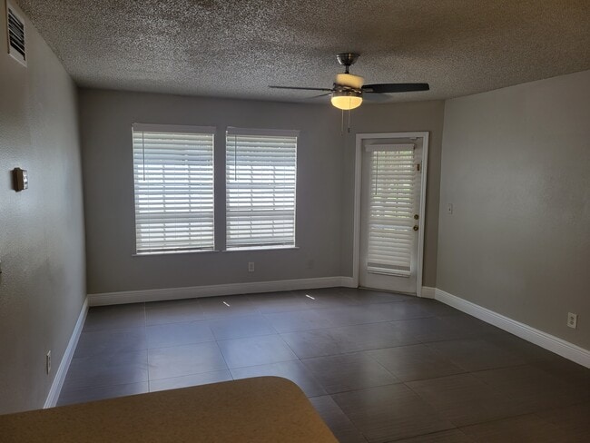 Building Photo - 6130 Westgate Dr