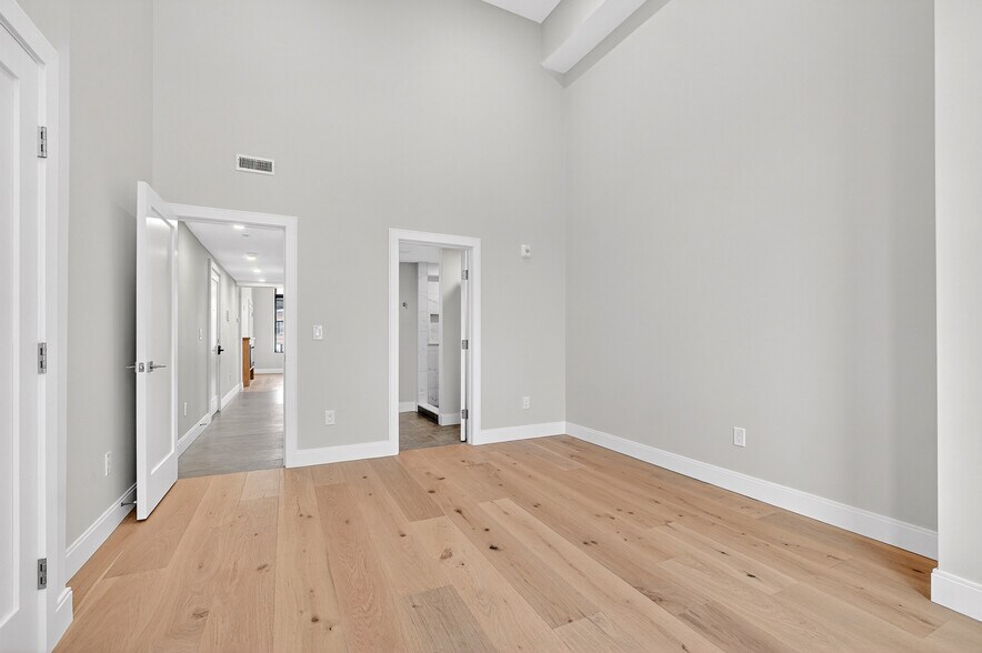 Building Photo - 151 Belmont St