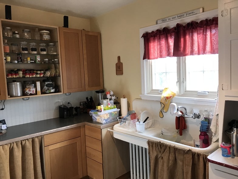 Kitchen current - 330 S Aiken Ave