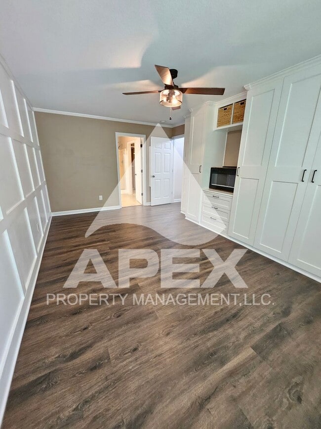 Building Photo - 5826 Wall Flower Ln