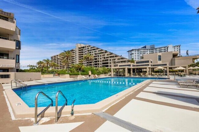 Building Photo - 251 Crandon Blvd