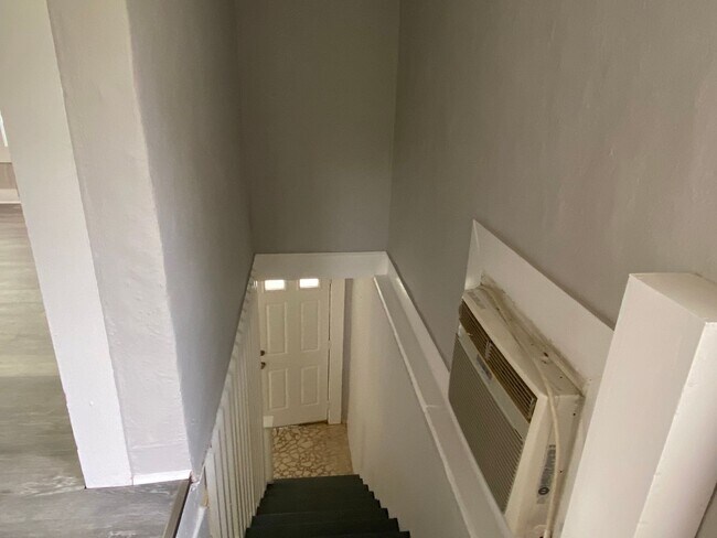 Building Photo - 2 Bedrooms, 1 Bathroom - Centre, AL Apartment