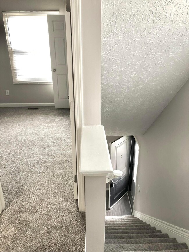 Building Photo - 5700 Crossing Ct