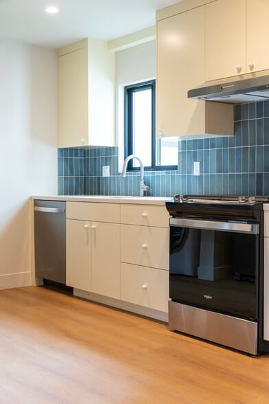 Building Photo - 4541 1/2 Melbourne Ave