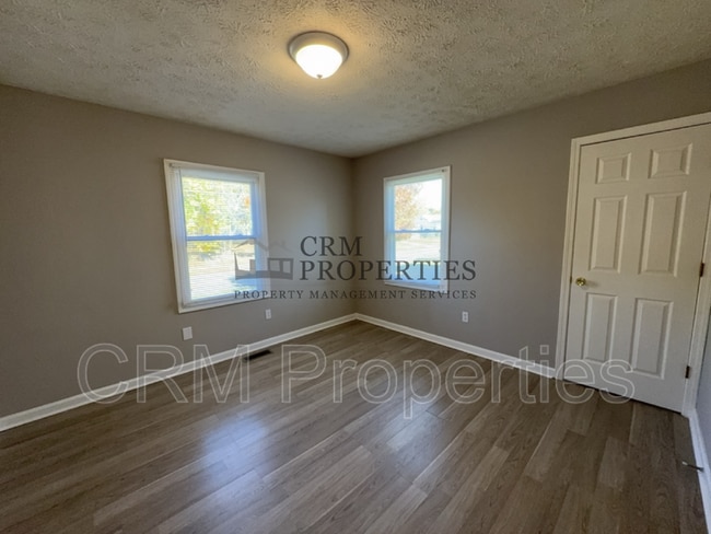 Building Photo - 1233 E Jefferson St