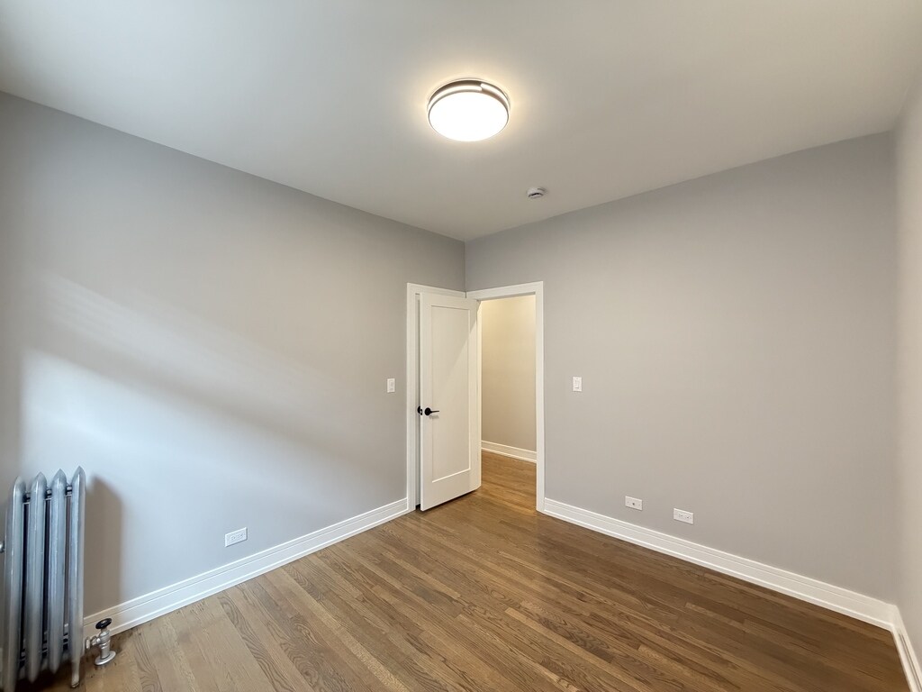 Building Photo - 5454 N Paulina St