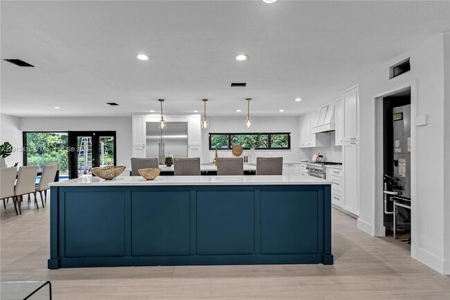 Building Photo - 6900 SW 136th St