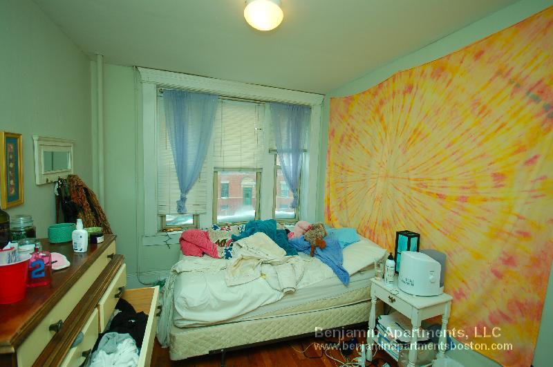 Building Photo - 883 Huntington Ave