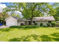 Building Photo - 3620 Saratoga Ln N