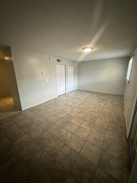Building Photo - 960 Lake Destiny Rd