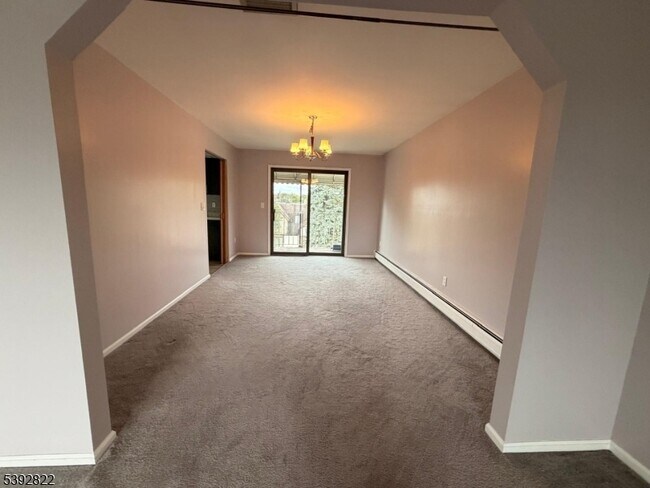 Building Photo - 29 La Salle Ave