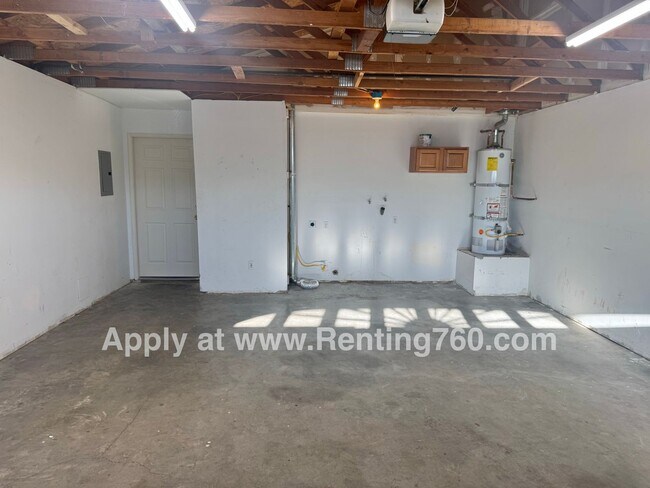 Building Photo - 7237 Murray Ln