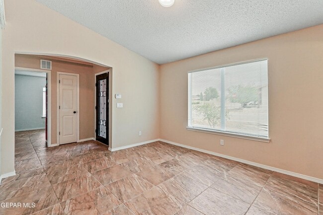 Building Photo - 14336 Desert Sage Dr