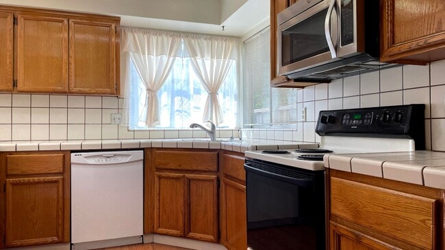 Building Photo - 1124 Calle Almaden