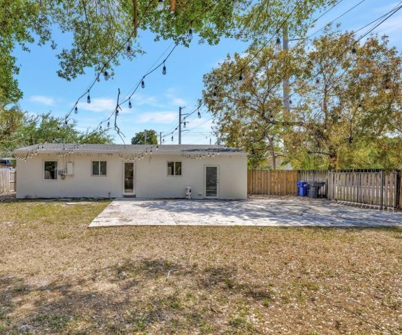 Building Photo - 843 SW 20th St