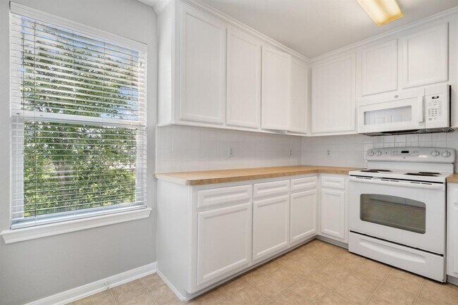 Building Photo - 195 Binnacle Ct