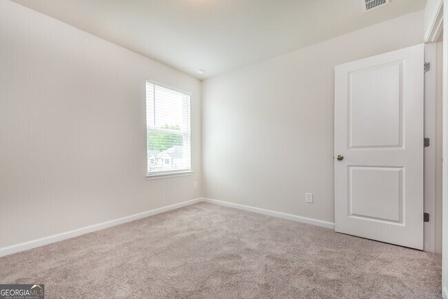Building Photo - 150 Longleaf St