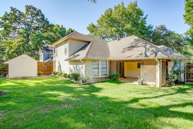 Building Photo - Perfect Location- Grapevine  3 Bed, 2 Bath...