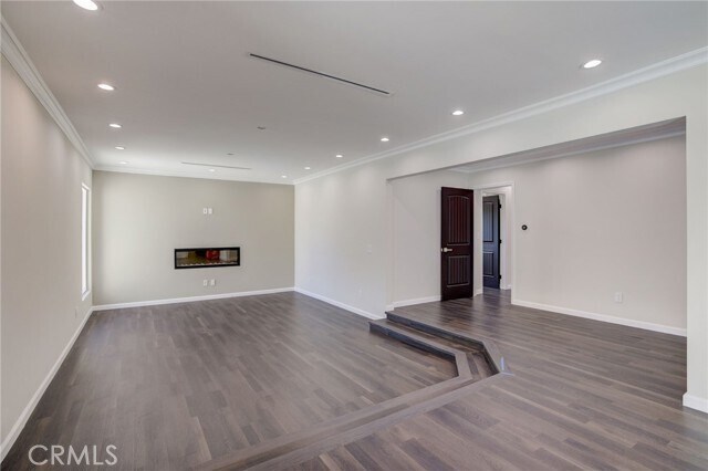 Building Photo - 10920 Garden Grove Ave
