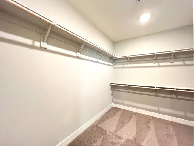 Building Photo - *** MOVE-IN SPECIAL*** BRAND NEW 4 bedroom with In-law suit 3 bath home located in Henderson, NV!