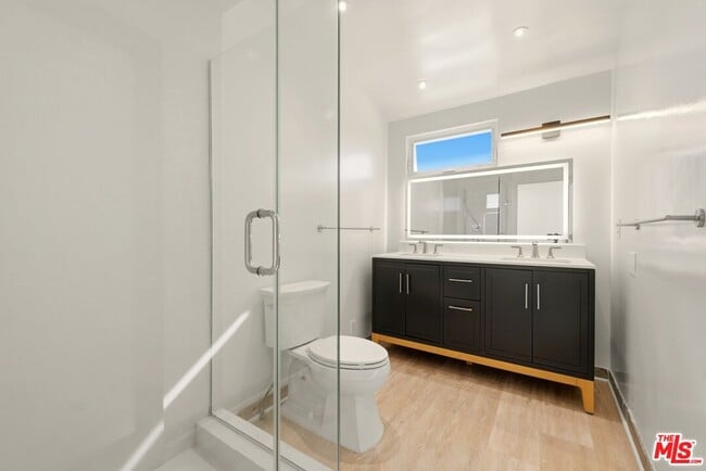 Building Photo - 204 Tranquillo Rd