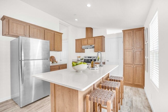 Building Photo - Newly 3 Bedroom / 2 Bathroom Home in Excel...