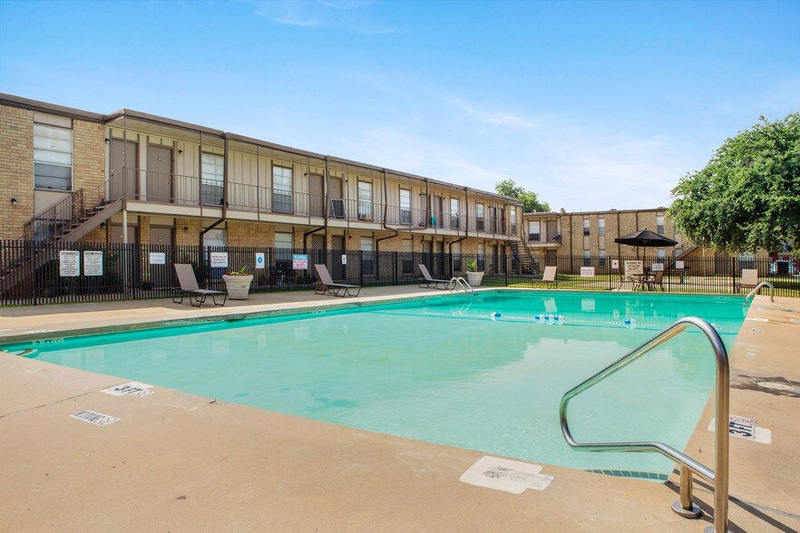 Bear Creek Apartments 605 Del Paso St Euless TX 76040 Apartment Finder