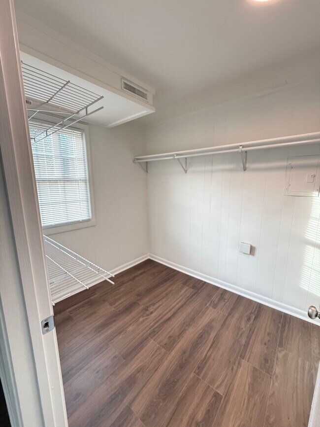 Building Photo - BIG House & BIG Fenced Yard. Plus Master Suite, Den, Shed, and More!