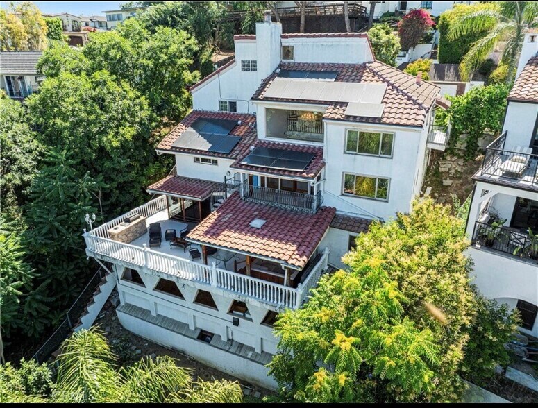 Building Photo - 3916 Carnavon Way