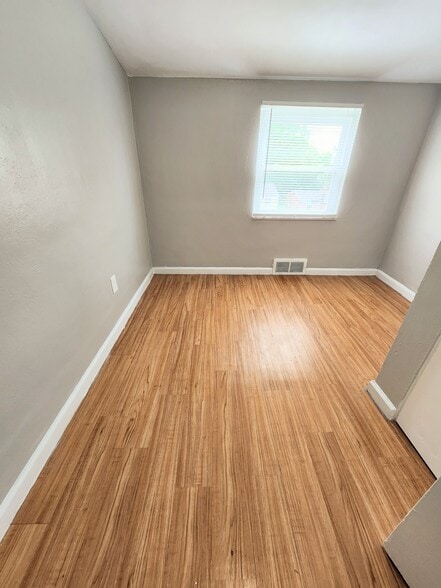 Building Photo - 459 Idlewood Rd