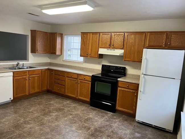 Building Photo - S. Market