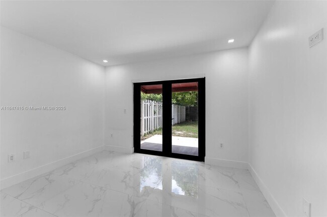 Building Photo - 12403 SW 140th St