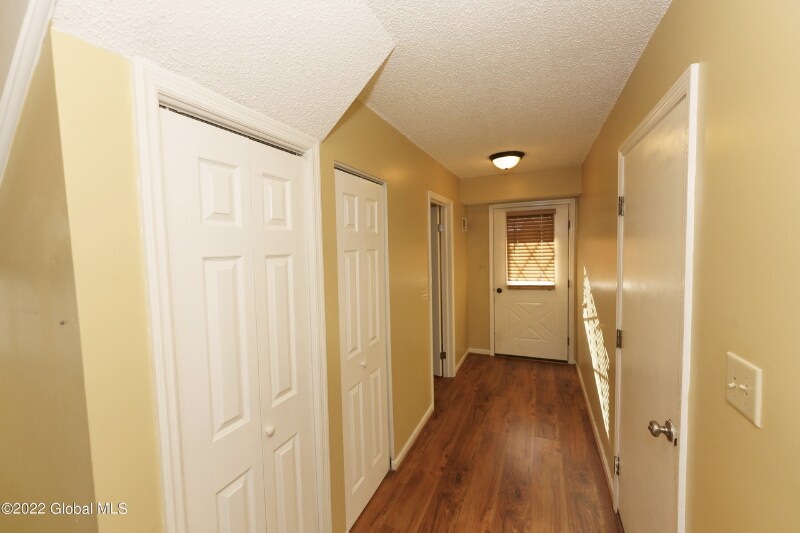 Building Photo - 12 Whispering Pines Rd