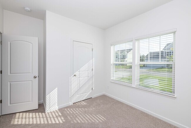 Building Photo - BEAUTIFUL 3 Bedroom Home - Stonebridge Fairways - AVAILABLE NOW