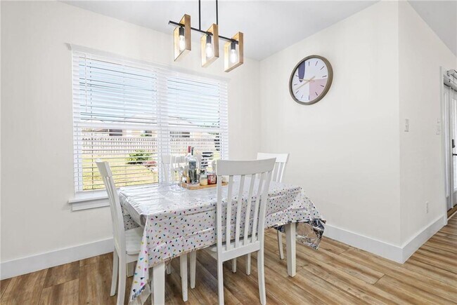 Building Photo - 350 Allison Ct