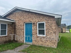 Building Photo - 118 Nandina Ct