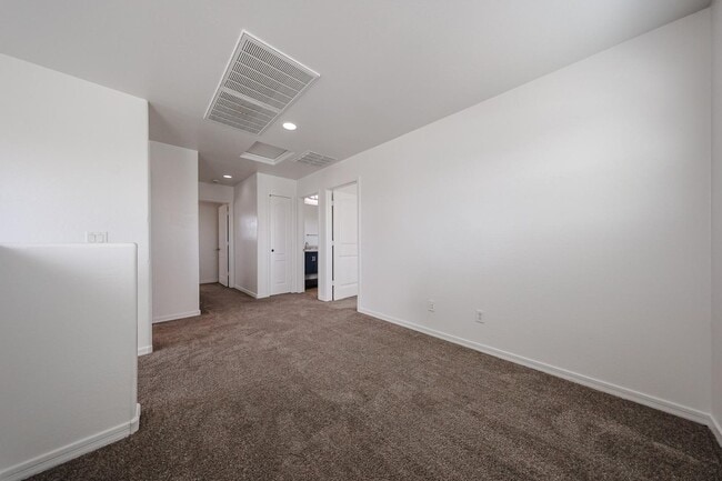 Building Photo - 41298 W Park Hill Dr