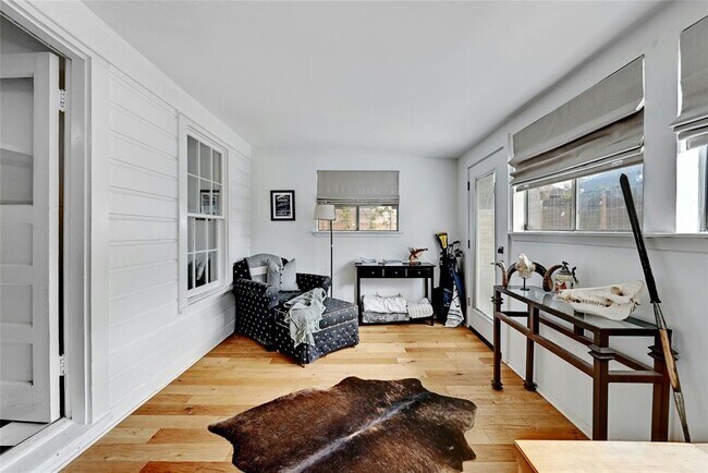 Building Photo - 5313 Avenue F