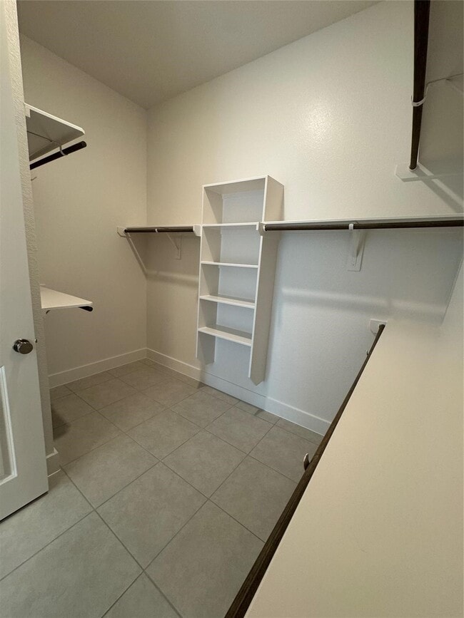 Building Photo - 7129 Carriage Lgt Dr