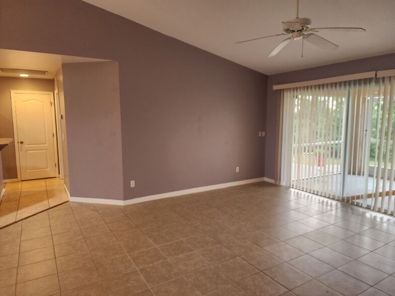 Building Photo - 1004 Columbus Blvd