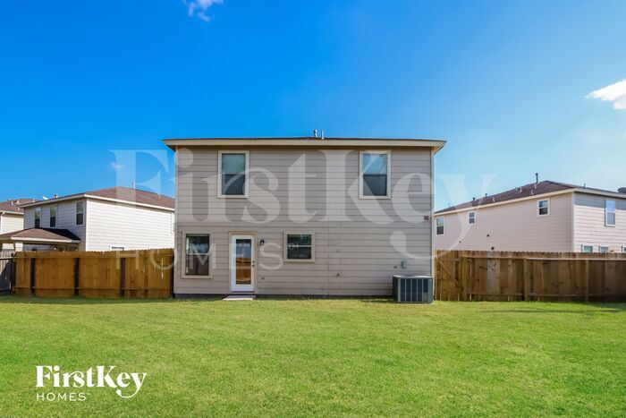 Building Photo - 15511 Hollow Cypress Ct
