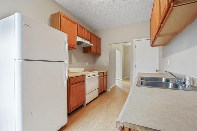 Building Photo - 320-322 E 12th Avenue