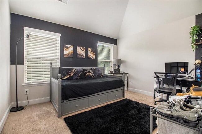 Building Photo - 2701 Blake Towers Ln